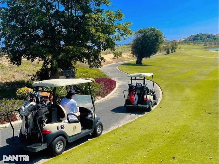Kiều nữ trên sân golf và những mục đích ra sân không vì golf - 2