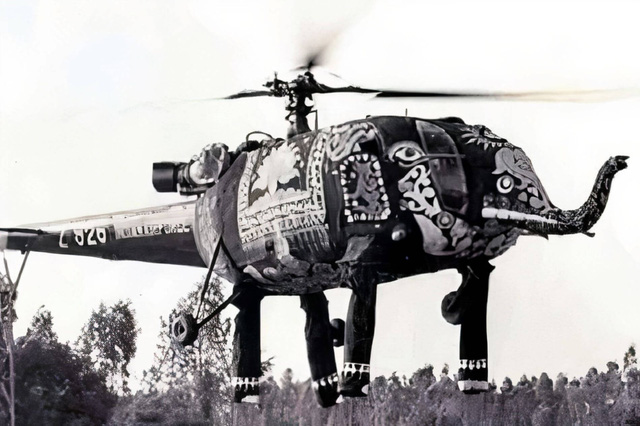 Ấn Độ đã từng sử dụng &quot;trực thăng hình con voi&quot; để bay lượn trên bầu trời - Ảnh 1.