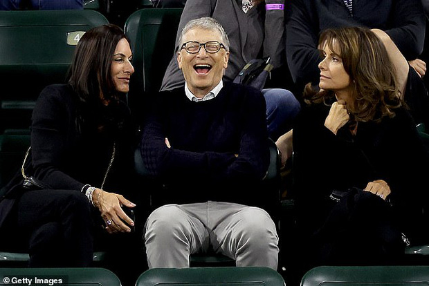  Vừa bị vợ cũ tố ngoại tình, tỷ phú Bill Gates đã liên tục công khai xuất hiện tình cảm với người phụ nữ mới bí ẩn khiến dư luận xôn xao  - Ảnh 6.