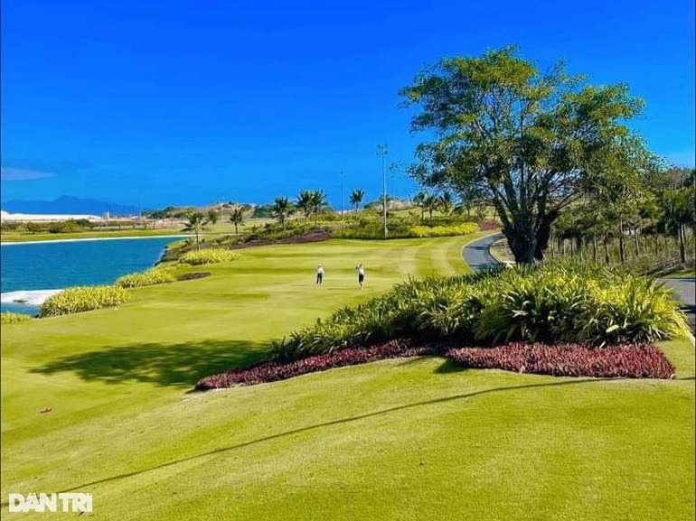 Kiều nữ trên sân golf và những mục đích ra sân không vì golf - 4