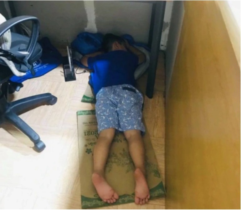 Cô giáo bế con giảng bài: Người xúc động, kẻ nói không chấp nhận - 2