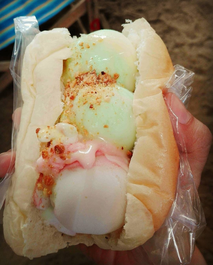 Bánh mì kẹp kem và tiếng leng keng gọi ký ức tuổi thơ ùa về của thế hệ 7X-8X - 1