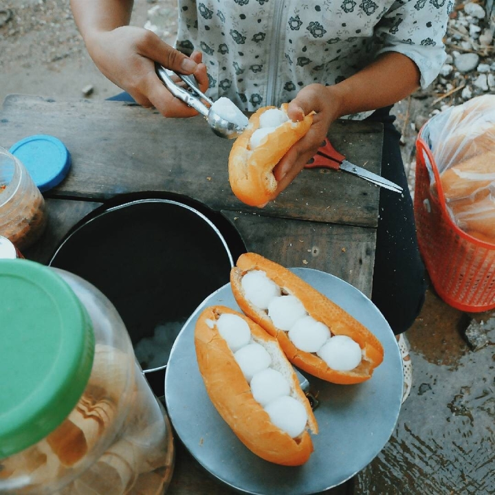 Bánh mì kẹp kem và tiếng leng keng gọi ký ức tuổi thơ ùa về của thế hệ 7X-8X - 2