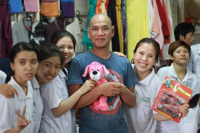 Con bị bắt sang châu Âu, mẹ hóa điên và câu hỏi khi đoàn tụ sau 43 năm: Sao bà bỏ rơi tôi? - Ảnh 9.
