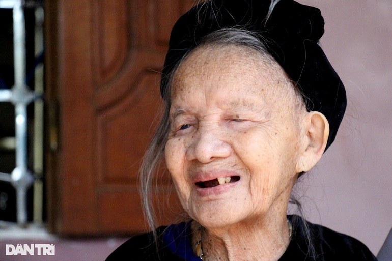 Cụ bà 110 tuổi ở Hà Tĩnh có 60 cháu chắt chia sẻ bí quyết sống trường thọ - 1