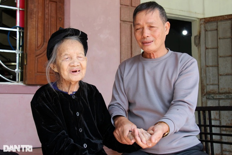 Cụ bà 110 tuổi ở Hà Tĩnh có 60 cháu chắt chia sẻ bí quyết sống trường thọ - 2