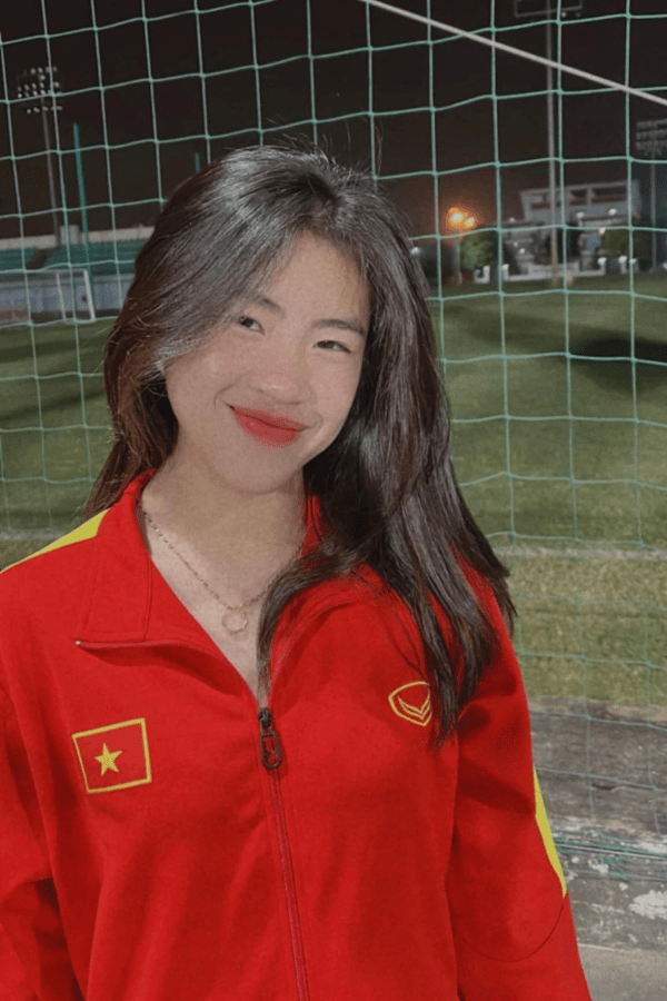  Dù tuổi đời còn rất trẻ nhưng Thanh Nhã đã từng đồng hành cùng đội tuyển Việt Nam trong hành trình giành vé World Cup lịch sử. (Ảnh: FB Nguyễn Thanh Nhã)