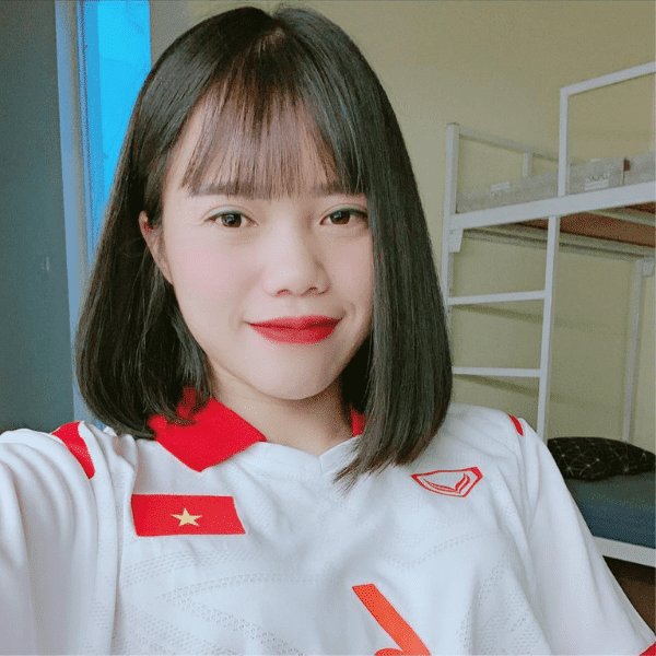  Dù đã làm mẹ nhưng tình yêu dành cho trái bóng và sân cỏ của Hoàng Quỳnh vẫn rất mãnh liệt. (Ảnh: FB Phạm Hoàng Quỳnh)