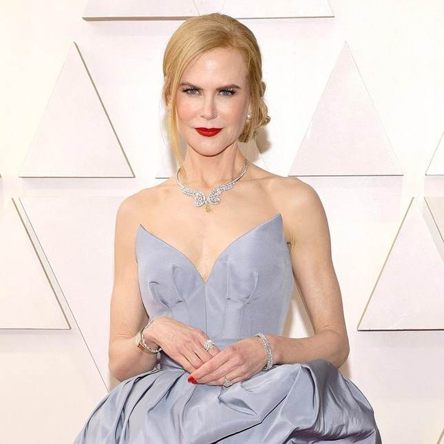 Mặt mộc của ‘Thiên nga nước Úc’ Nicole Kidman ở tuổi 55 gây tranh cãi ảnh 3