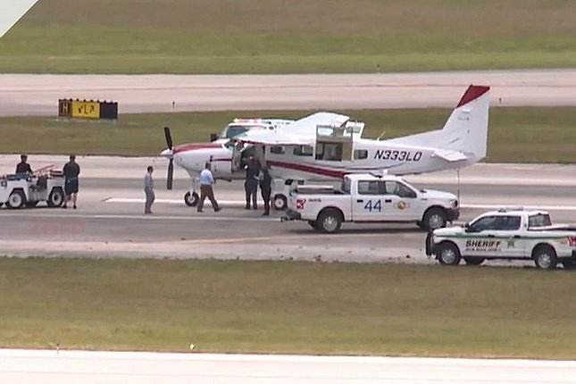 Chuyến bay đã hạ cánh an toàn xuống sân bay quốc tế Palm Beach, bang Florida