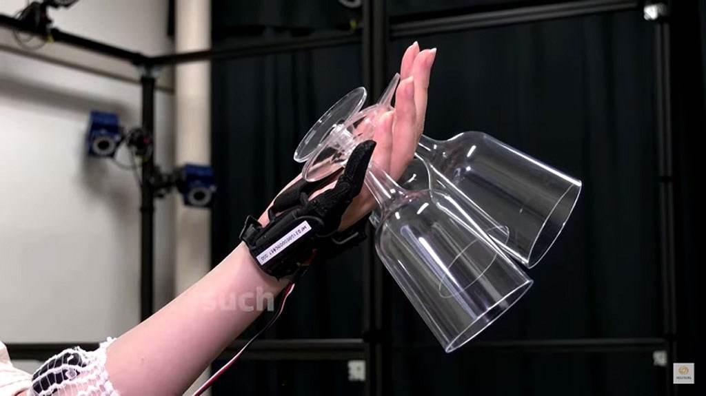 Nhật Bản chế tạo robot ngón tay thứ sáu - ảnh 2