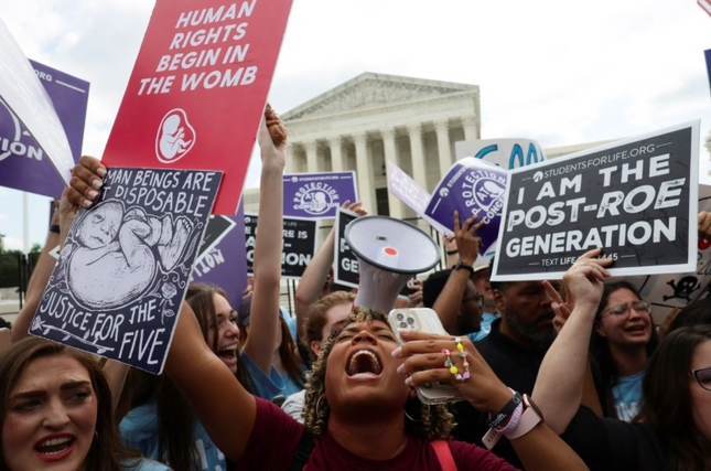 Lãnh đạo nhiều nước sốc vì Toà án tối cao Mỹ cấm phá thai - 1