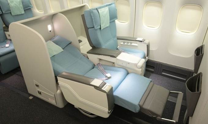 Chi hơn 100 triệu đồng hạng thương gia, khách nhận suất ăn bé như bàn tay - 2