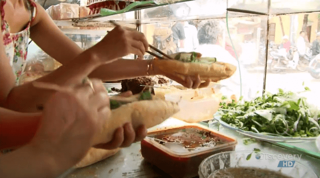 Một loạt món ăn Việt lên truyền hình nước ngoài: Toàn những đặc sản quen thuộc khiến bạn bè quốc tế vừa ăn vừa trầm trồ - Ảnh 6.