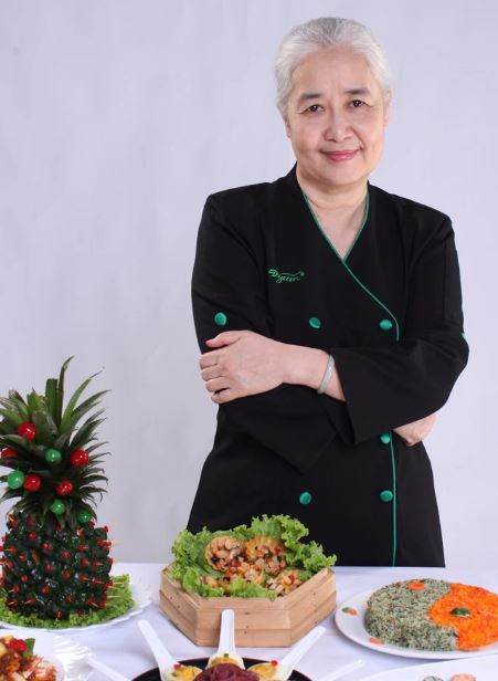 Huyền thoại ẩm thực Nguyễn Dzoãn Cẩm Vân sau 3 năm đi tu: An yên sống, làm YouTube nấu ăn - Ảnh 1.
