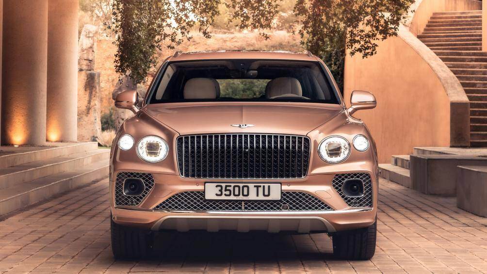 Phiên bản siêu sang trọng này được trang bị khối động cơ V8 4.0 lít có khả năng sản sinh công suất 542 mã lực, mô-men xoắn 770 Nm