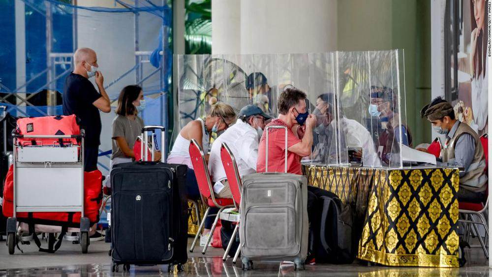 Ẩn họa tiềm tàng từ dép tông bẩn khiến Úc đặc biệt lo ngại: Bài học đắt giá từ Anh - Ảnh 1.