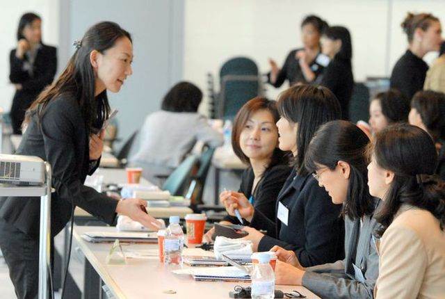 Cố Thủ tướng Nhật Bản Shinzo Abe: Một cuộc đời đặc biệt khép lại nhưng một huyền thoại vừa bước vào lịch sử - Ảnh 12. Cố Thủ tướng Nhật Bản Shinzo Abe: Một cuộc đời đặc biệt khép lại nhưng một huyền thoại vừa bước vào lịch sử - Ảnh 12.