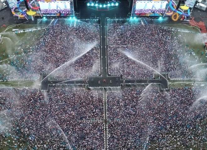 khan gia mac covid-19 sau concert cua psy anh 2