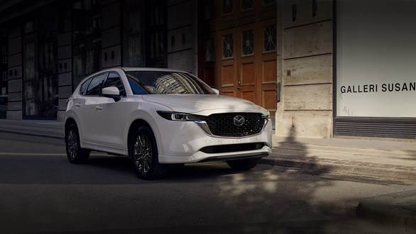 Mazda3, CX-5 bị cắt tính năng, tăng giá vì thiếu linh kiện - Ảnh 2.