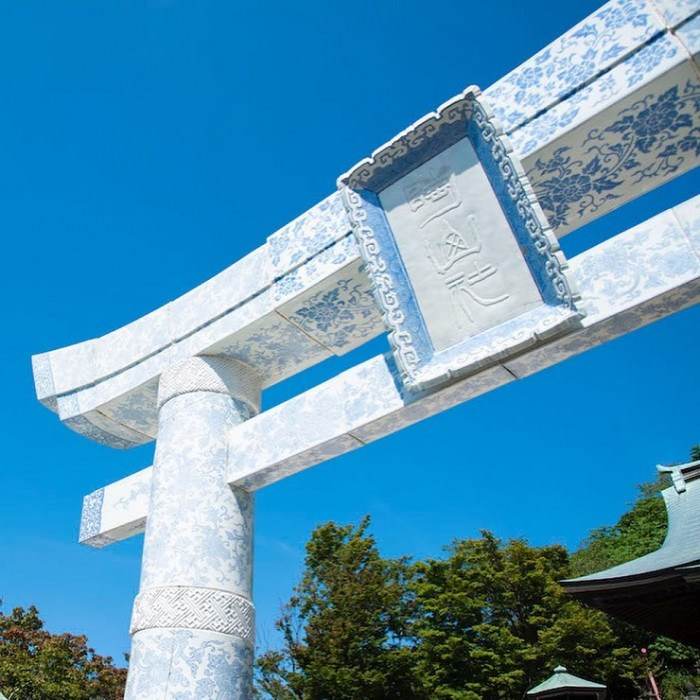 Ngôi đền 363 tuổi ở Nhật nổi tiếng với cổng bằng sứ trắng 3