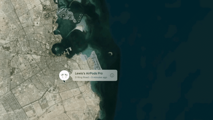 Ellis xác định vị trí của AirPods thông qua ứng dụng Find My trên iPhone (Ảnh: Jam Press).