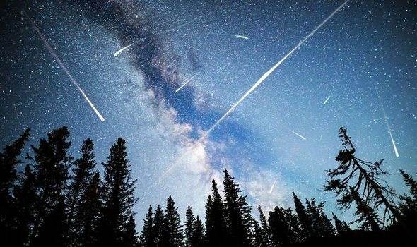 Kỳ thú: Siêu trăng, mưa sao băng cực đại cùng xuất hiện vào đêm rằm tháng 7 - ảnh 1