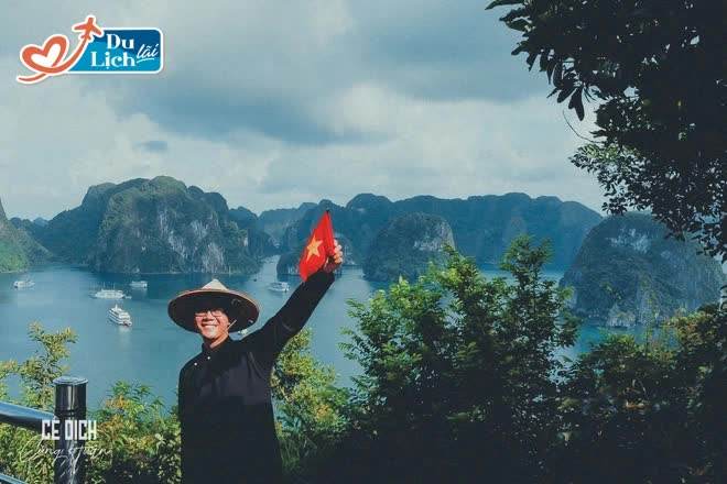 Chàng trai mang 3 áo dài đi suốt 8000km: 'Áo dài Việt Nam chúng tôi đẹp lắm'! - Ảnh 16.
