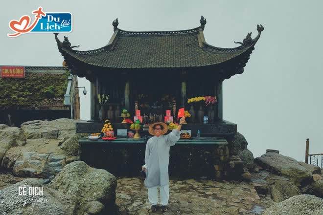 Chàng trai mang 3 áo dài đi suốt 8000km: 'Áo dài Việt Nam chúng tôi đẹp lắm'! - Ảnh 3.